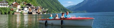 Cast Off Your Holiday In Hallstatt Austria Hallstatt Lake
