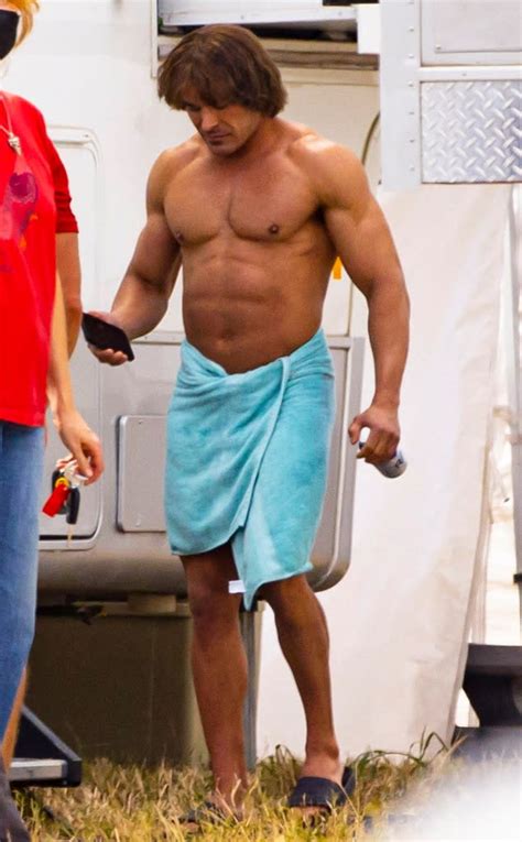 Zac Efron Looks Nearly Unrecognizable As Beefed Up Wrestler On Set Of New Movie