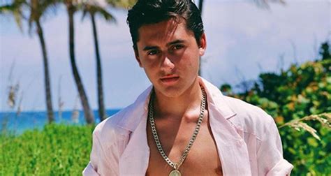 Isaak Presley Shows His Six Pack On The Beach Isaak Presley