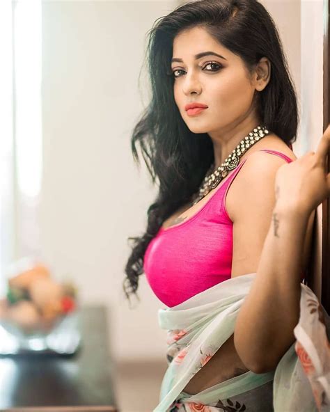 Tamil Actress Reshma Pasupuleti New Saree Photoshoot