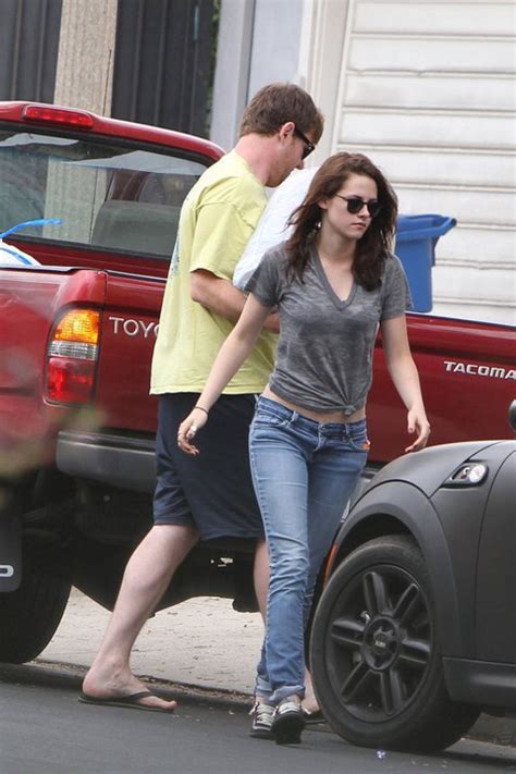 Kristen Stewart In A Minor Vehicle Accident Kristen Stewart Photo