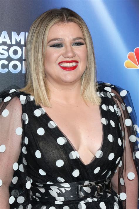 Kelly Clarkson Started Therapy Amid Marriage Difficulties