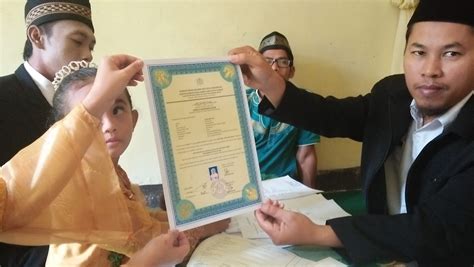 KUA SAJINGAN BESAR PENYERAHAN PIAGAM MASUK ISLAM