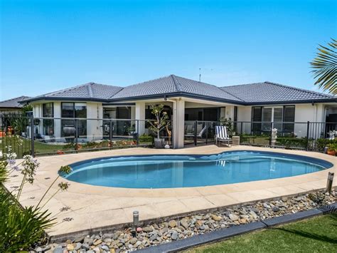 12 Bayview Drive Yamba Nsw 2464 Au