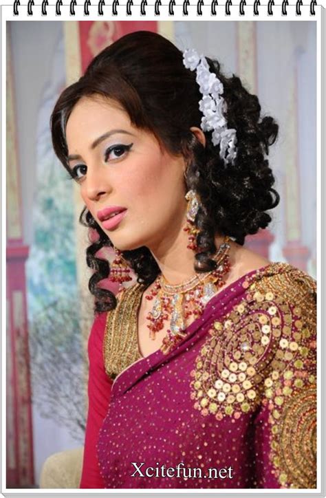 Pakistani Tv Star Farah Hussain Wallpapers Gallery