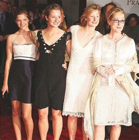Louisa Grace And Mamie Gummer With Their Mother Meryl Streep Meryl Streep Mamie Gummer