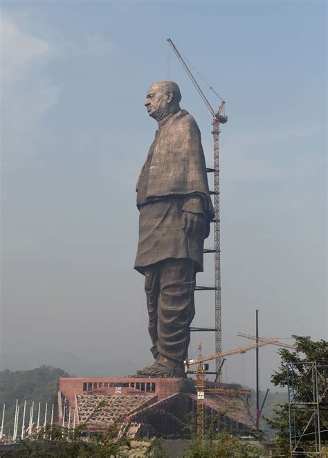 In India La Statua Più Alta Del Mondo 182 Metri Raffigura Il Politico