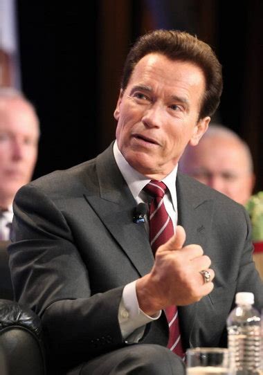 Arnold Schwarzenegger Says Hes Returning To Acting