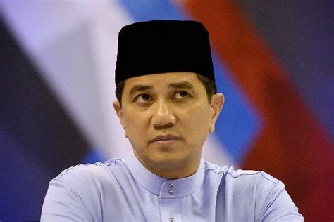 Majlis 'clock out' datuk seri azmin ali. Anak Sungai Derhaka: 'Datuk Seri' untuk Azmin Ali hanyalah ...