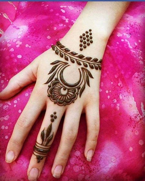 More posts you may like: Beautiful and Easy Henna Arabic Mehndi Designs for every ...