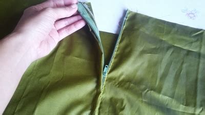 Belah lapik kain selari sesuai digunakan pada baju kebaya. SWEET AND SIMPLE: Tutorial menjahit skirt lipat depan