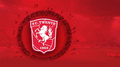 En 1969 finalizó tercero, lo que le permitió debutar en las competiciones europeas la siguiente temporada. Supporters FC Twente bijgepraat door clubleiding
