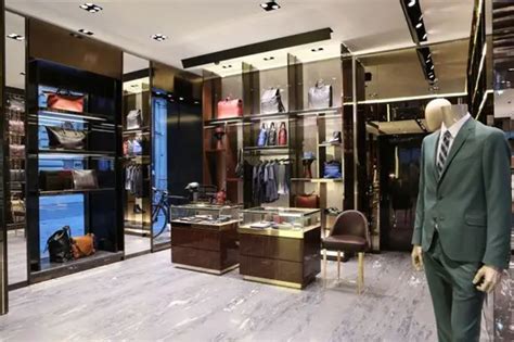 Gucci Opens First European Mens Only Flagship Store In Milan Italia