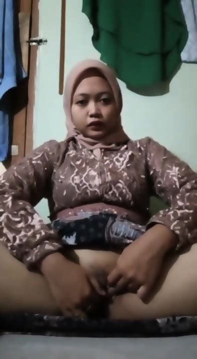 Bokep Indo Hijab Coklat Sange Colmek Eporner