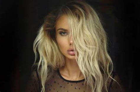Justin Bieber S Ex Sahara Ray Poses Naked In Eye Popping Strip Show