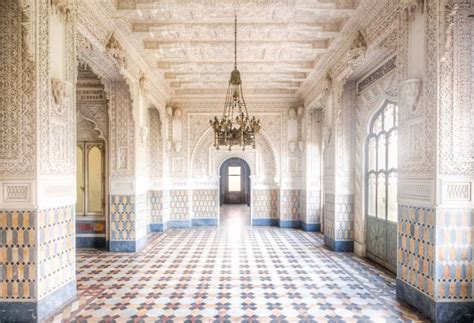 Inside A Splendid Empty Castle In Italy Fubiz Media