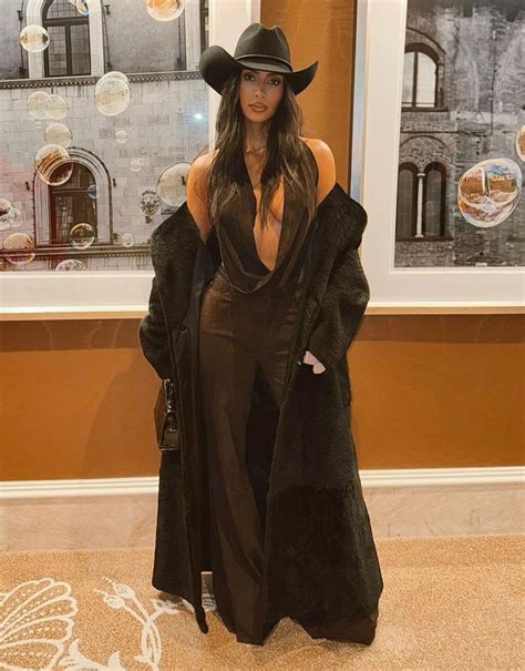 Kim Kardashian Wears Cowboy Hat In Western Look For Super Bowl