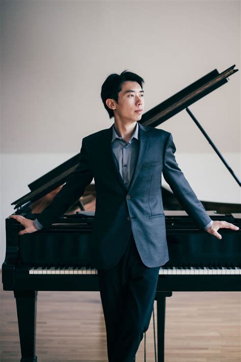 Portrait Xi Zhai Concert Pianist
