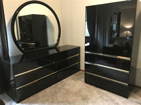 Complete Black Lacquer Bedroom Set In Great Shape Central Saanich