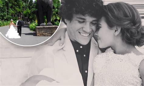 Bindi irwin shares touching message after wedding at australia zoo. Bindi Irwin Wedding / Bindi Irwin And Chandler Powell ...