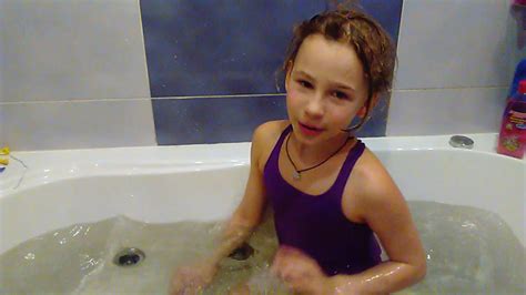 Купание в ванной 🛀🛁 Youtube