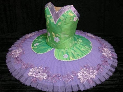 It can take many qualities, it can be danced slow or fast, it can even be. Pas de basque green and mauve. | Ballet tutu, Ballet dress ...