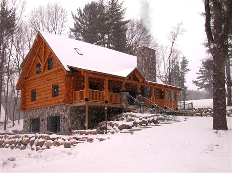 If you're heading to wisconsin dells/lake delton area and you want to rent a cabin w/a group they are the #1 people to call!!! Wisconsin Dells Cabin Rental - cabin