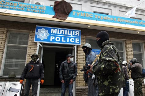 Armed Men Seize Police Station In Eastern Ukraine City The New York Times