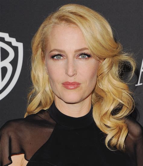X Files Star Gillian Anderson Opens Up About Her Relationship Status Huffpost Festival Photo