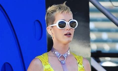 Katy Perry Suffers Wardrobe Malfunction On Stage Daily Excelsior