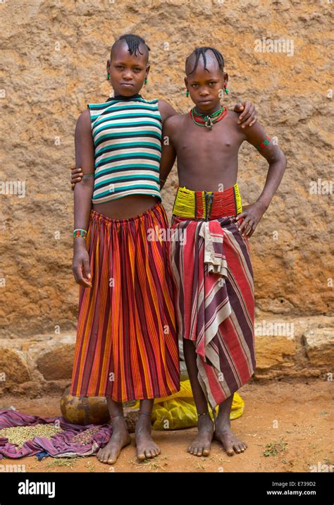 Hamer Tribe Girls Dimeka Omo Valley Ethiopia Stock Photo Royalty