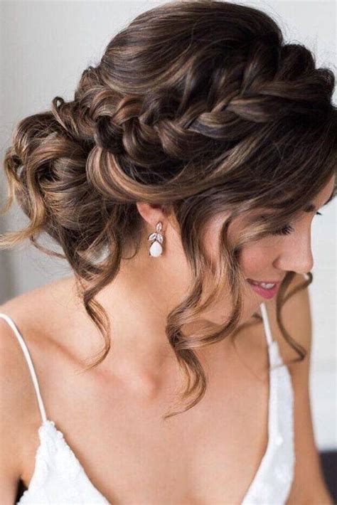 12 Side Swept Hairstyles For The Stylish Bride