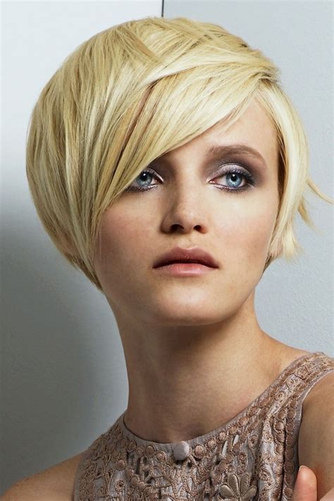 Ultra Chic Short Bob Hairstyles BecomeGorgeous Com