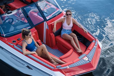 Once you click on that you can scroll down the menu and see the redeem code section. 2021 Nautique G23 - Premier Boating