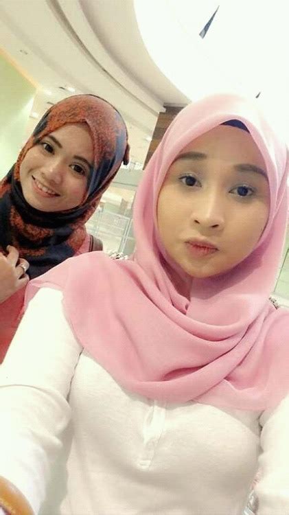 Awek Hijab Selfie Tunjuk Breast Tumbex