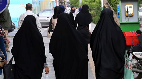 Irans Morality Police Resume Street Patrols To Enforce Headscarf Laws