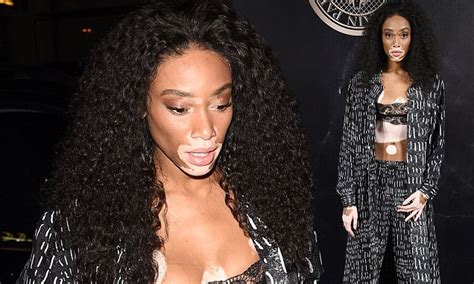 Winnie Harlow Suffers A Nip Slip At Loreal Pfw Party Daily Mail Online