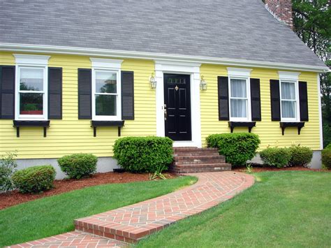 Exterior paint colors with my brick house? Pin by Joanna Moseley on Home Decorating | House paint ...