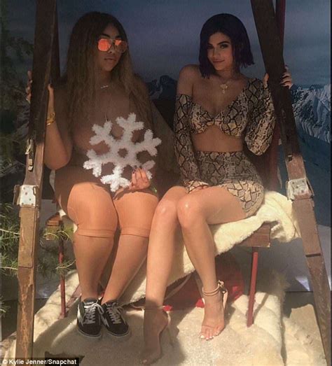 Besties While At The Event Kylie Posed With Her Best Friend Jordyn Woods Kylie Jenner