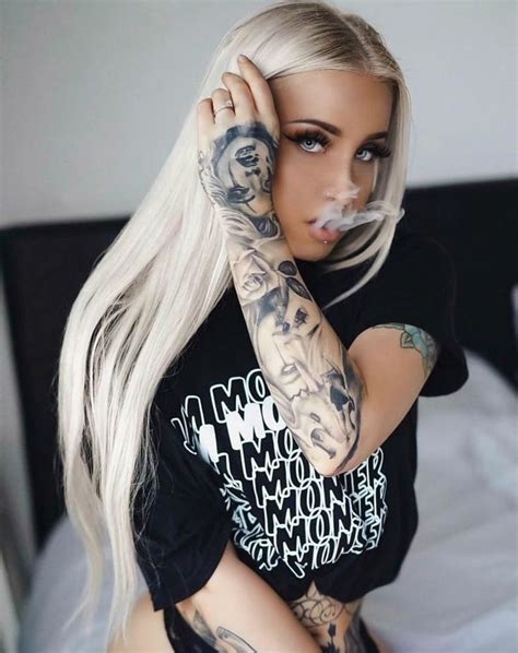 Pin By Lesortstephane On Inked Goddess In Blonde Tattoo Tattooed Girls Models Girl Model