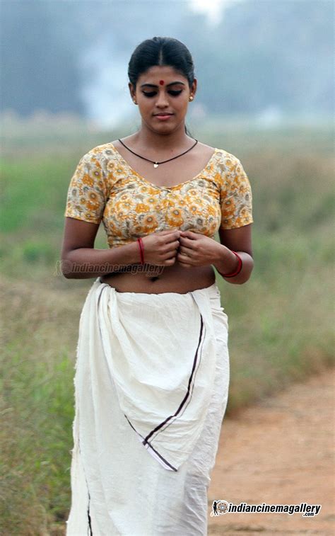 Devoleena Hot Iniya Blouse Mallu Navel Actress Mundu Sexy Movie