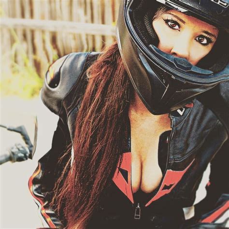 Is Only Love Jessi 22 Loves It Yamaha R1 Female Biker Lady Biker Womens Motorcycle Helmets