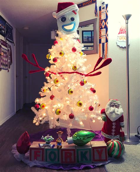Toy Story Forky Christmas Tree Árboles De Navidad Temáticos Ideas Para Arboles De Navidad