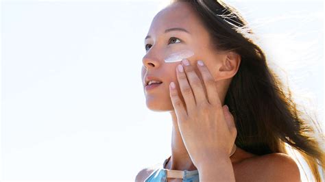 why you need to apply sunscreen everyday