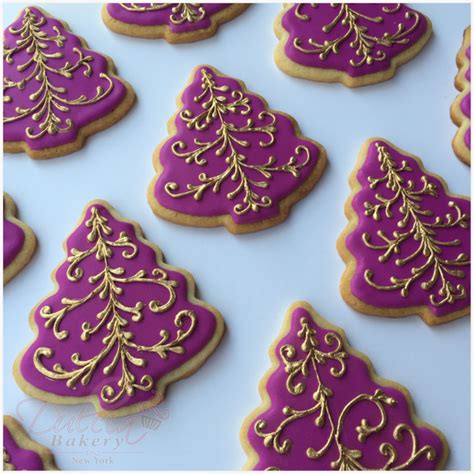 Perfecting a royal icing recipe is the key to a successful cookie batch. How To Decorate Christmas Tree Cookies | Dulcia Bakery