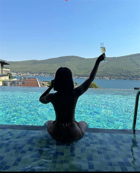 Photos Sheila Gashumba Rickman Chill In London After Nude Pictures