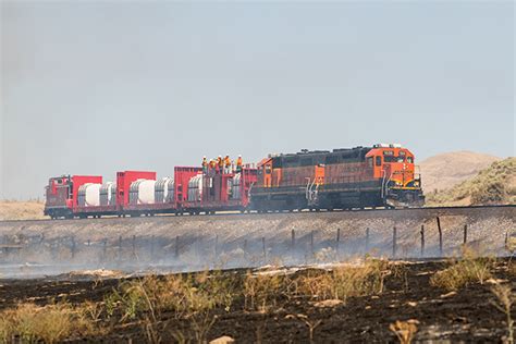 Bnsf Fire Fighting Trains Help Stop Wildfires In Their Tracks Rail Talk