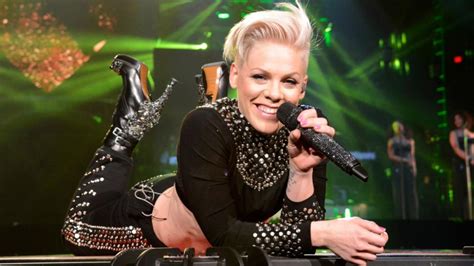 Pink To Be Honored At The Mtv Video Music Awards A Look Back At Her