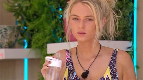 Lucie S Jealous As Molly Mae Flirts With Tommy Love Island