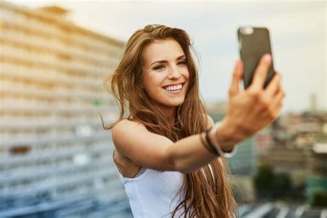 How To Take A Good Selfie Flawless Tips Photography Lighting